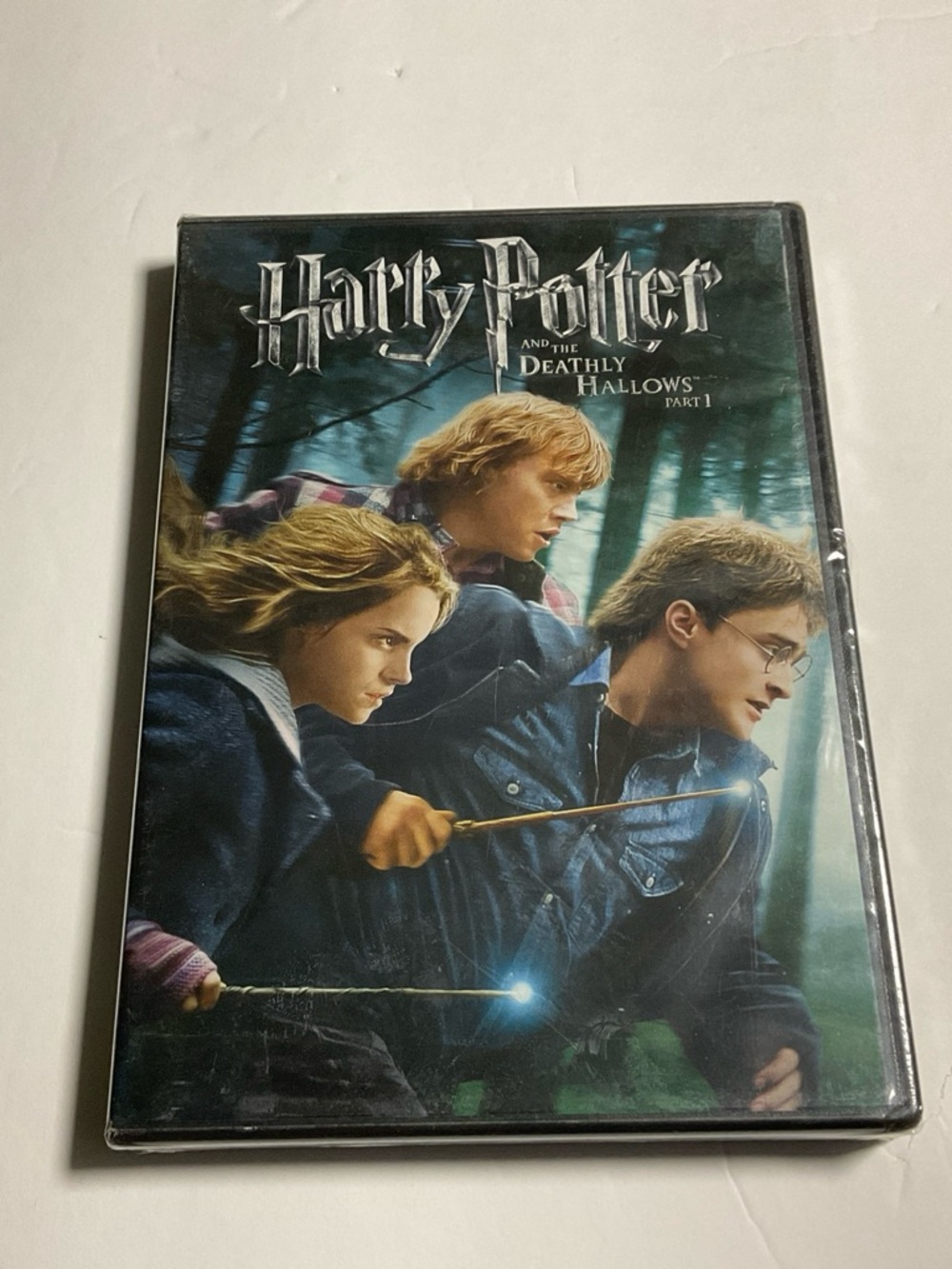 Harry Potter and the Deathly Hallows Part 1 DVD - Blue/Green Cover Art